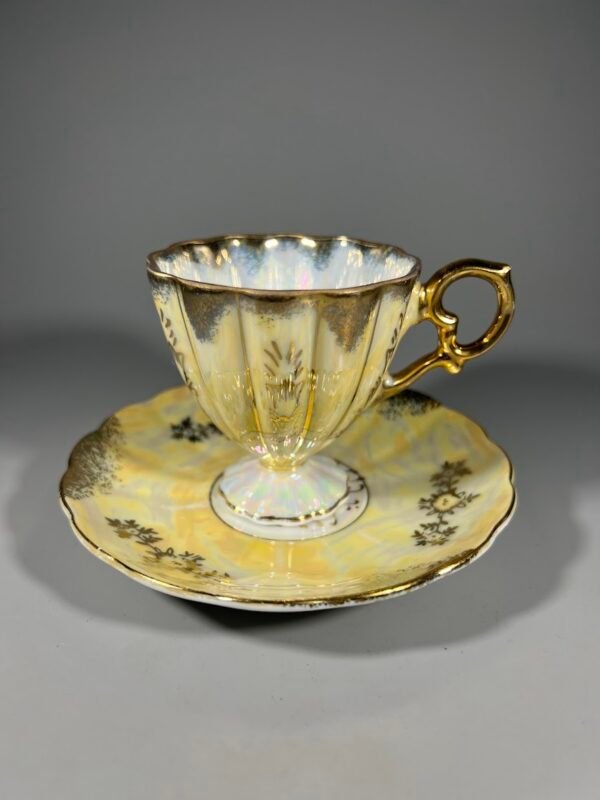 Puodelis su lėkštute porcelianinis, vintažinis. Japonija. Talpa 100 ml, espresso. Kaina 23