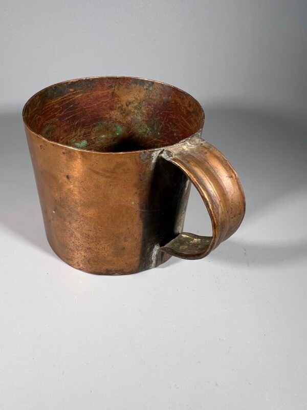 Puodelis varinis antikvarinis. Kaina 28