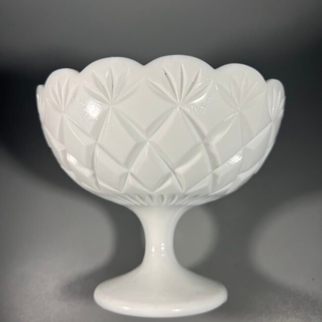SaldaininC497-pieno-stiklo-milk-glass204.jpg