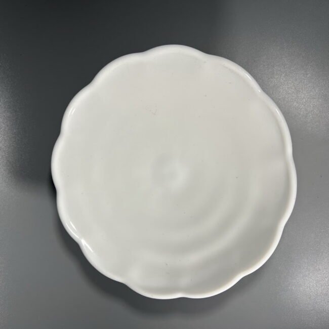 Saldainine20ant-kojeles-pieno-stiklo-milk-glass203.jpg