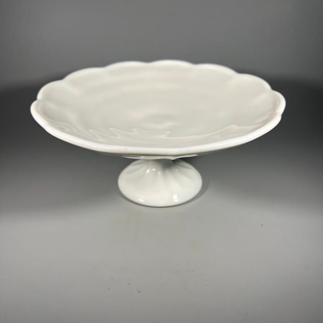 Saldainine20ant-kojeles-pieno-stiklo-milk-glass204.jpg