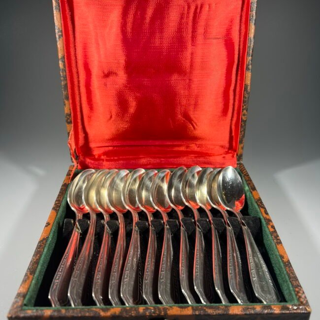 Sauksteliai-sidabriniai-tarybiniai-87520praba-1220vnt.201.jpg Sauksteliai-sidabriniai-tarybiniai-87520praba-1220vnt.201.jpg