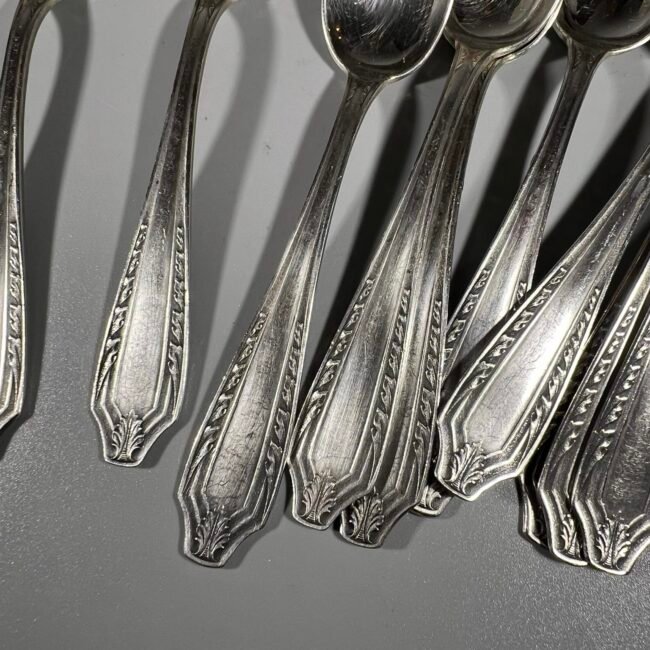 Sauksteliai-sidabriniai-tarybiniai-87520praba-1220vnt.2010.jpg Sauksteliai-sidabriniai-tarybiniai-87520praba-1220vnt.2010.jpg