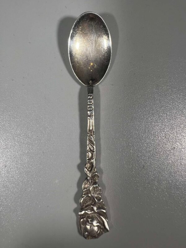 Šaukštelis prieskoniams, druskai sidabrinis, antikvarinis, 800 prabos, Vokietija. Svoris 5,9 g. Kaina 16
