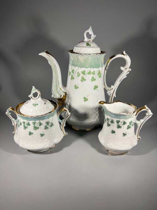 Servizas trio kavos, arbatos antikvarinis, porcelianinis C.T., Carl Tielsch & Co. (C.T. Altwasser). 1875-1900 m. Kaina 87 už viską