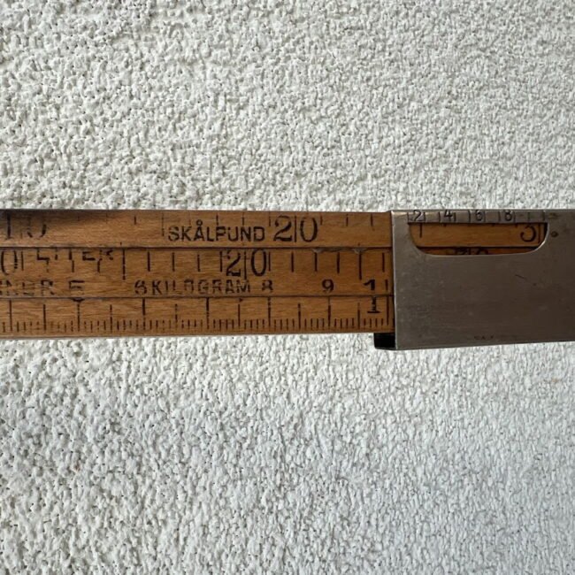 Siuvejo-metras-antikvarinis-medinis20sw203.jpg