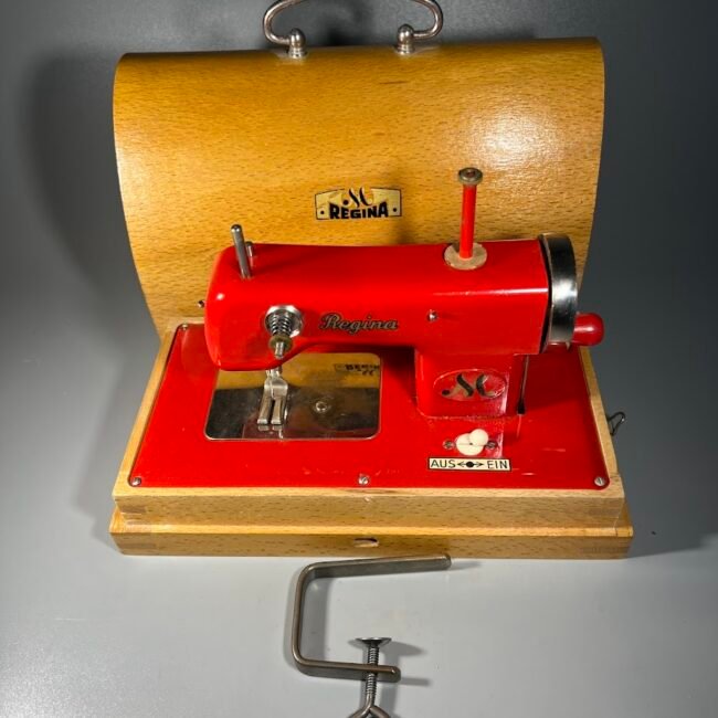 Siuvimo-masina-REGINA-F.W.20MC3BCller-vokiska-antikvarine201.jpg