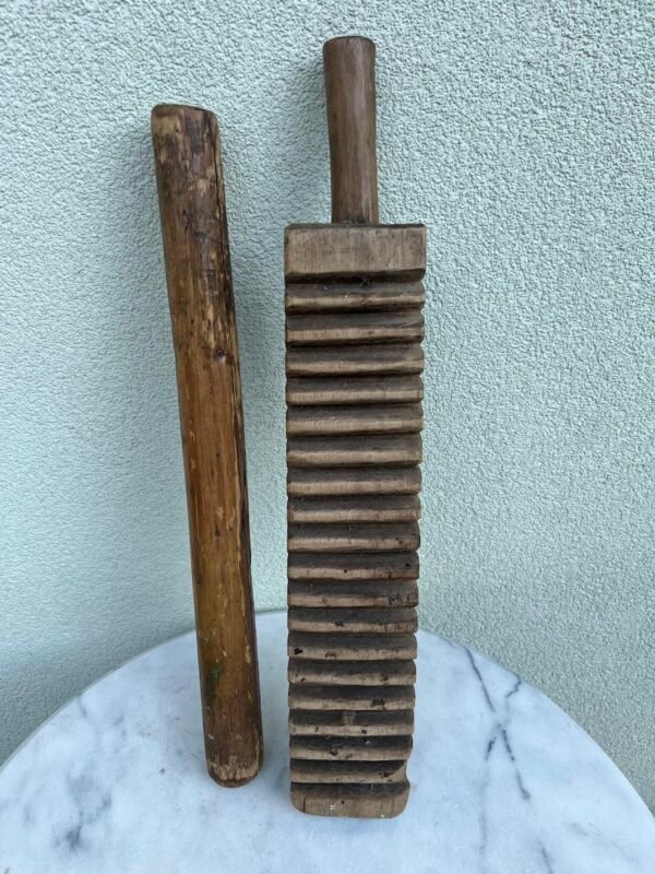 Skalbimui, lyginimui antikvarinė rintė, rumbė. Komplektas. Kaina 36