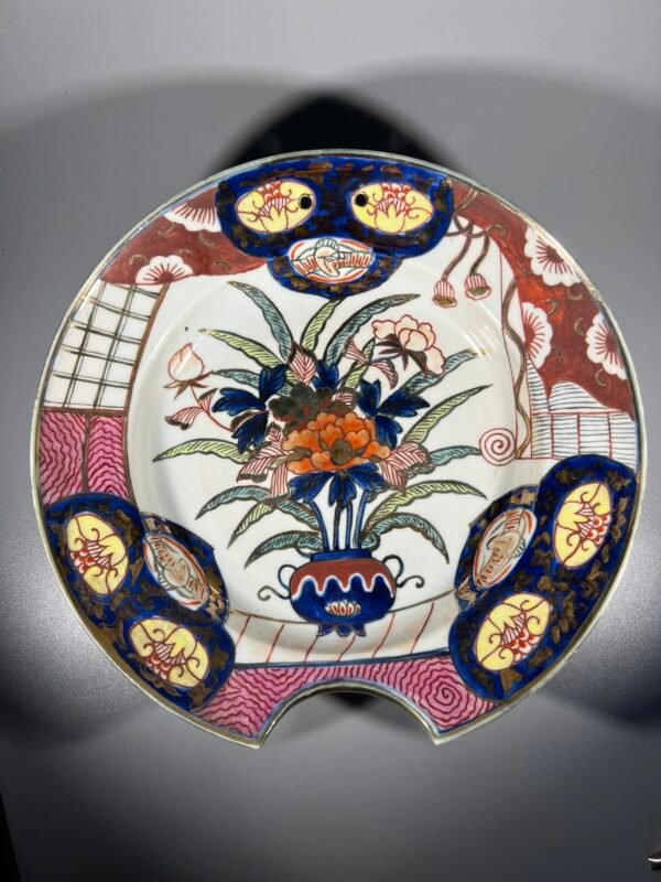 Dubuo barzdaskučio skutimuisi, antikvarinis, porcelianinis, glazūra, skutimo, kirpimo, kirpėjo dubuo, japoniškas, tapytas. 1725–1750 m. Kaina 188