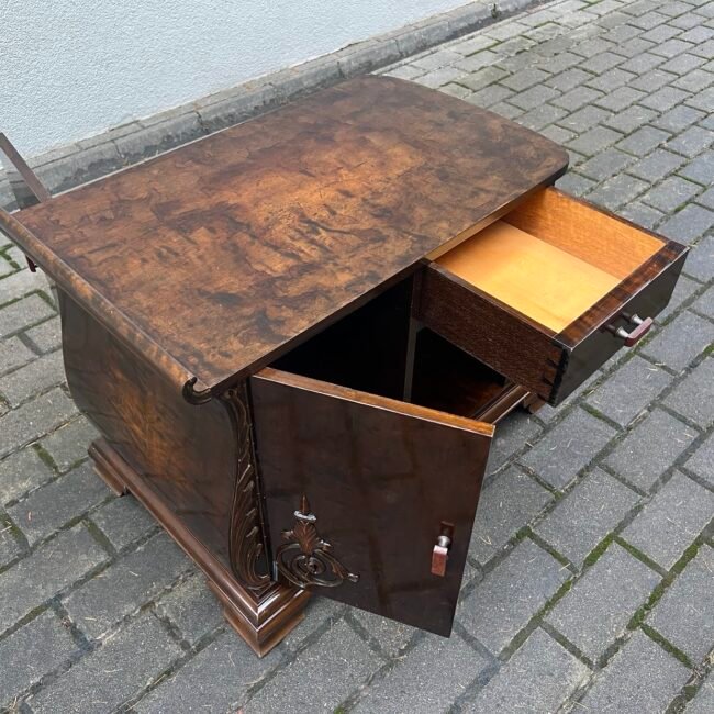 Spintele-antikvarinC497-art-deco-stiliaus-dvipuse206.jpg Spintele-antikvarinC497-art-deco-stiliaus-dvipuse206.jpg