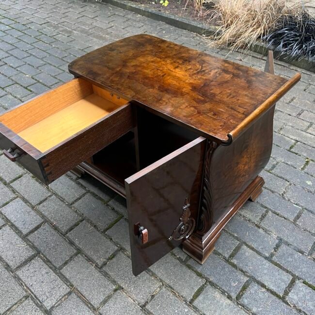 Spintele-antikvarinC497-art-deco-stiliaus-dvipuse207.jpg Spintele-antikvarinC497-art-deco-stiliaus-dvipuse207.jpg