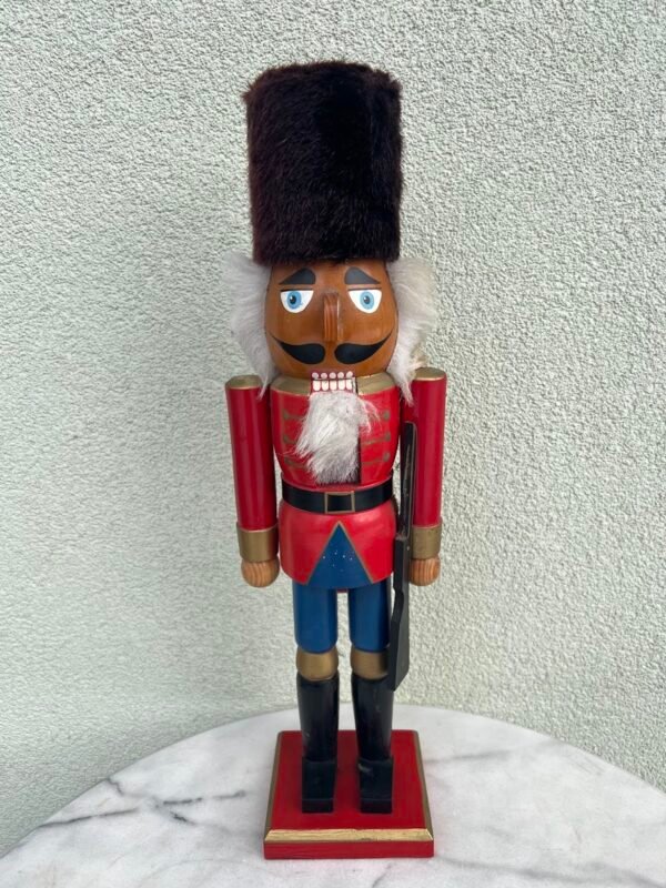 Spragtukas, Nutcracer - riešutų gliaudyklė, Kalėdinis atributas, medinis, vintažinis, Pagaminta Vokietijoje (West Germany). Kaina 73