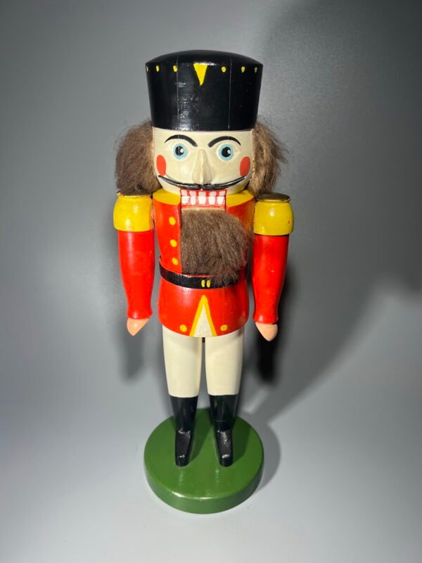 Spragtukas, Nutcracer - riešutų gliaudyklė, Kalėdinis atributas, medinis, vintažinis, Pagaminta Vokietijoje. Kaina 63