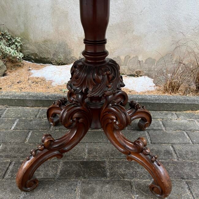 Stalas-ovalus-antikvarinis-drozineta-koja-dailia204.jpg Stalas-ovalus-antikvarinis-drozineta-koja-dailia204.jpg