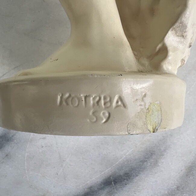 Statulele-20Nuoga-moteris-keramika-C5A0tC49BpC3A1n-Kotrba-nuoga-moteris-aktas204120cm.205.jpg Statulele-20Nuoga-moteris-keramika-C5A0tC49BpC3A1n-Kotrba-nuoga-moteris-aktas204120cm.205.jpg