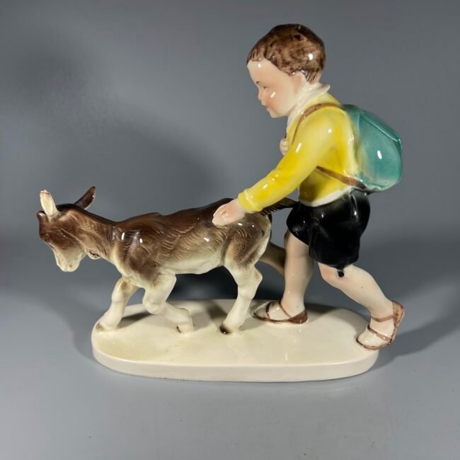 Statulele-Berniukas-su-oziuku-Hertvig-Katzhutte-1941-195820m.202.jpg