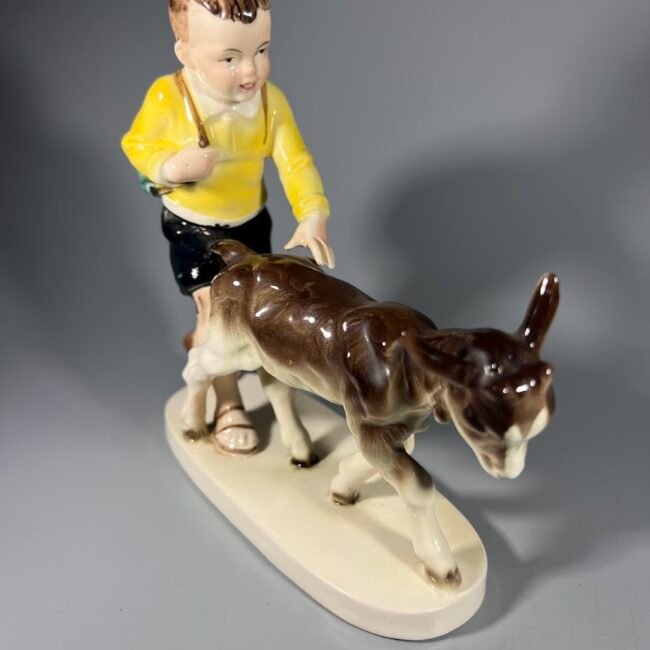 Statulele-Berniukas-su-oziuku-Hertvig-Katzhutte-1941-195820m.204.jpg