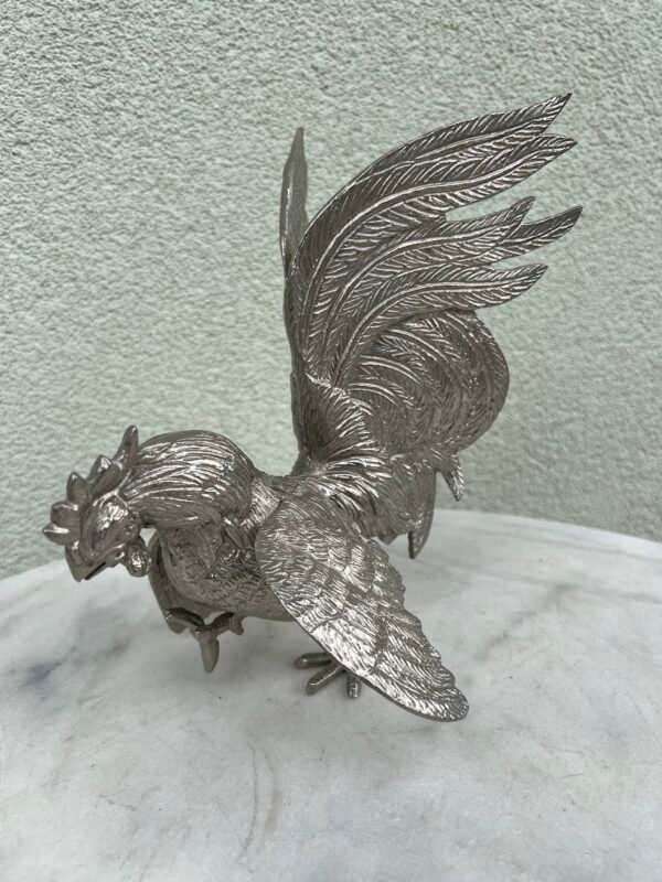 Statulėlė kovinis Gaidys, sidabruota, vintažinė. Svoris 1,4 kg. Kaina 73