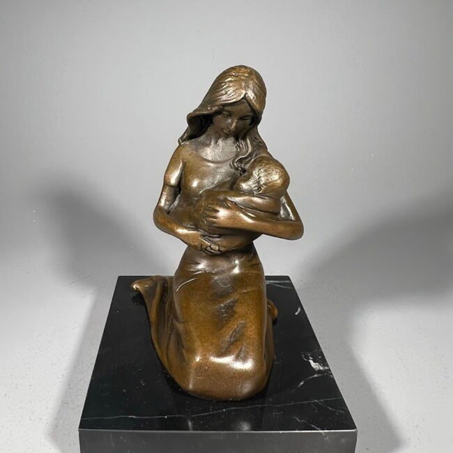 Statulele-Motina20su20vaiku-motinyste-bronzine-france200.jpg Statulele-Motina20su20vaiku-motinyste-bronzine-france200.jpg