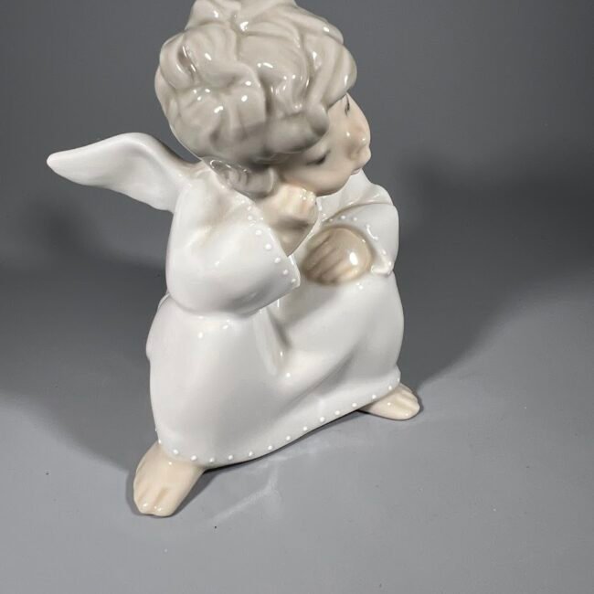 Statulele-mastantis-angelas-lladro204.jpg