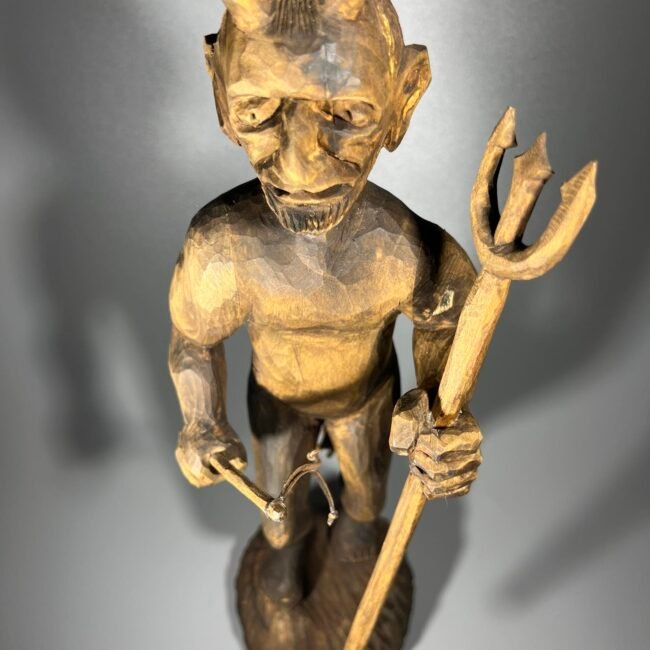 Statulele-medine-drozineta-velnias-su-sakem-ir-botagu206.jpg