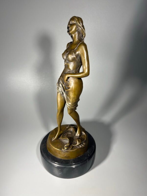 Skulptūra, statulėlė erotinė, bronzinė Mergina. Autorius Milo. Prancūzija. Kaina 288
