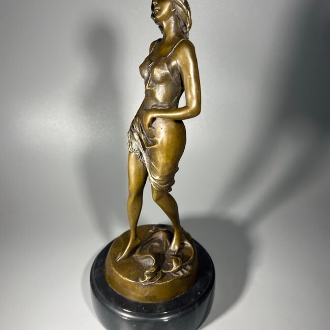 Statulele-mergina-erotine-bronzine-paris201.jpg