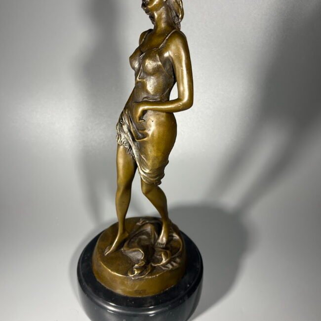 Statulele-mergina-erotine-bronzine-paris203.jpg