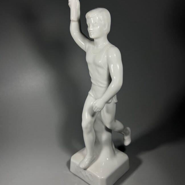 Statulele-porcelianine-1936-olimpiada201.jpg