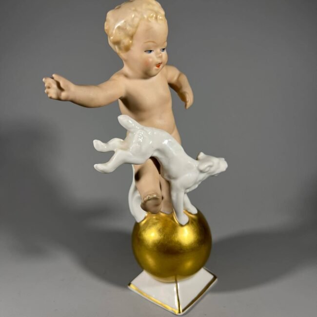 Statulele-porcelianine-Berniukas-Putti-su20C5A1unimi-Bavaria203.jpg