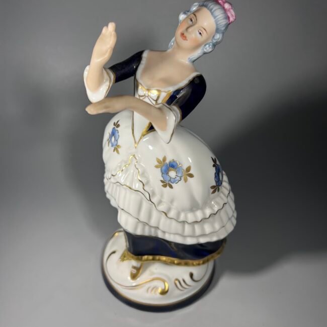 Statulele-porcelianine-Royal-dux-sokanti20dama201.jpg