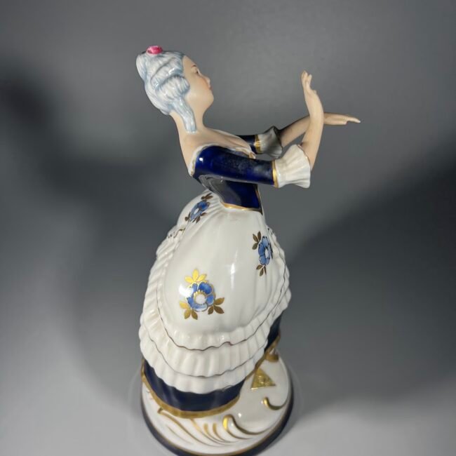 Statulele-porcelianine-Royal-dux-sokanti20dama204.jpg