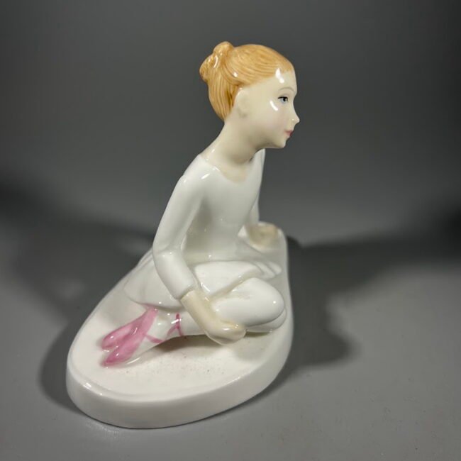 Statulele-porcelianine-jaunoji-balerina-royal-doulton201.jpg