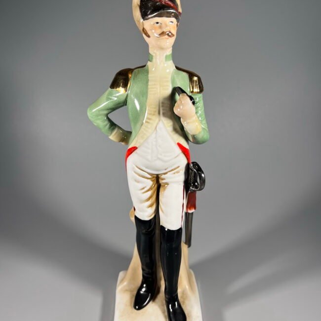 Statulele-porcelianine-napoleon-armijos-pestininko201.jpg Statulele-porcelianine-napoleon-armijos-pestininko201.jpg