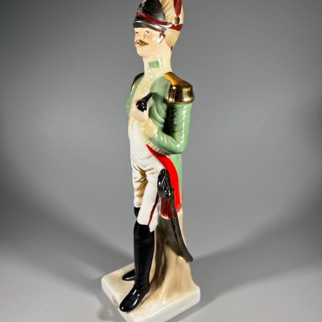 Statulele-porcelianine-napoleon-armijos-pestininko202.jpg Statulele-porcelianine-napoleon-armijos-pestininko202.jpg