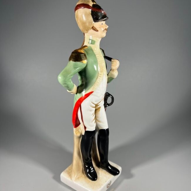 Statulele-porcelianine-napoleon-armijos-pestininko203.jpg Statulele-porcelianine-napoleon-armijos-pestininko203.jpg