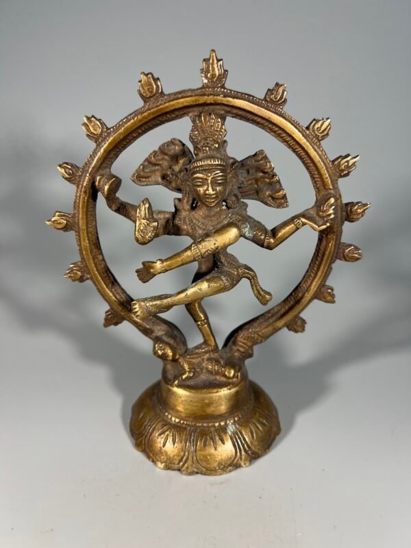 Statulėlė šokanti deivė Šiva Nataradža, bronzinė, antikvarinė. Kaina 68