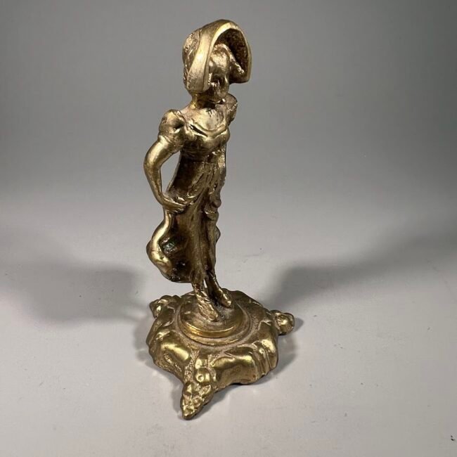 Statulele-zalvarine-dama-stovi201020cm.203.jpg