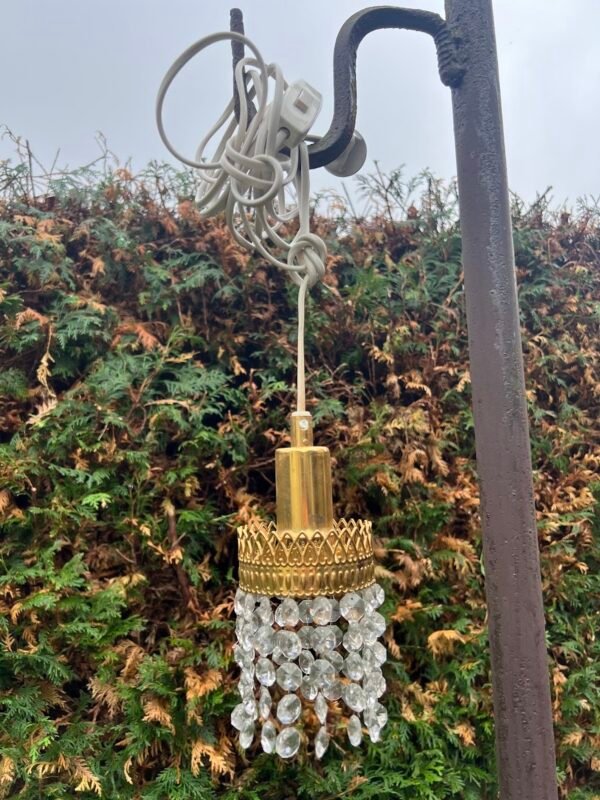 Šviestuvas pakabinamas, krištolinis, švediškas, vintažinis. Kaina 23