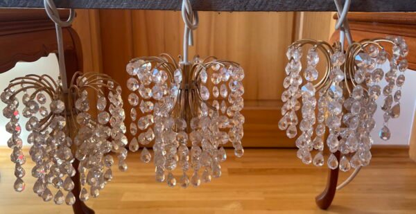 Šviestuvas krištolinis, skandinaviškas, pakabinamas, nedidelis. 3 vnt. Kaina po 23
