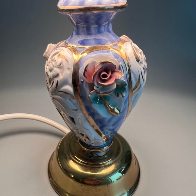 Sviestuvas-pastatomas-staline-lempa-porcelianiniu-pagrindu202.jpg Sviestuvas-pastatomas-staline-lempa-porcelianiniu-pagrindu202.jpg