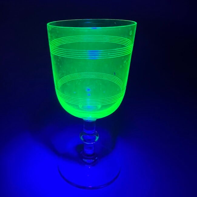 Taure20urano20stiklo20antikvarine20pranc.204.jpg Taure20urano20stiklo20antikvarine20pranc.204.jpg