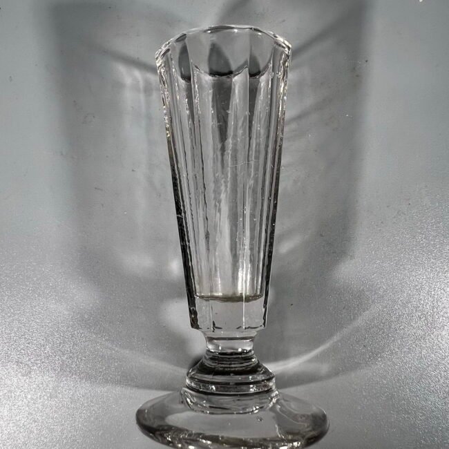 Taurele-Lafitnik-2020ml.20920cm.20press-glass202.jpg
