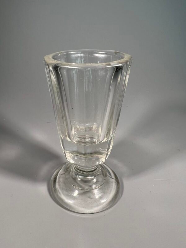 Taurelė, stikliukas, lafitnik, antikvarinis. Talpa 40 ml. Kaina 43