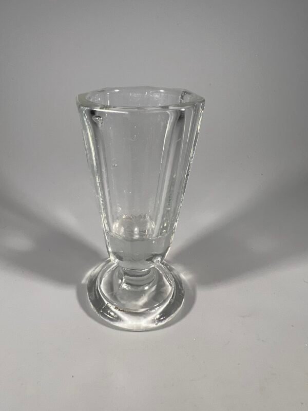 Taurelė, stikliukas, lafitnik, antikvarinis. Kaina 35