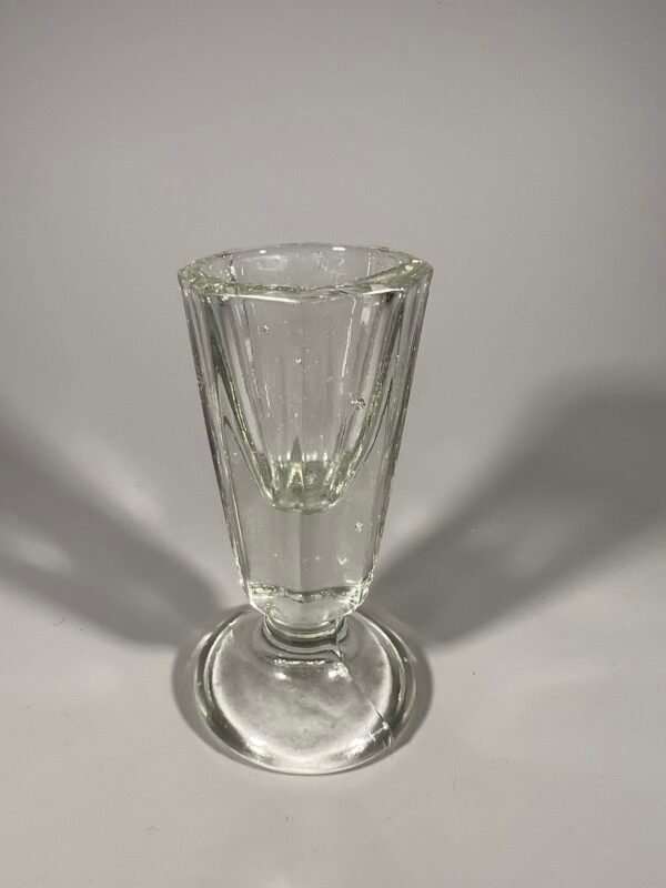 Taurelė, stikliukas, lafitnik, antikvarinis. Kaina 36