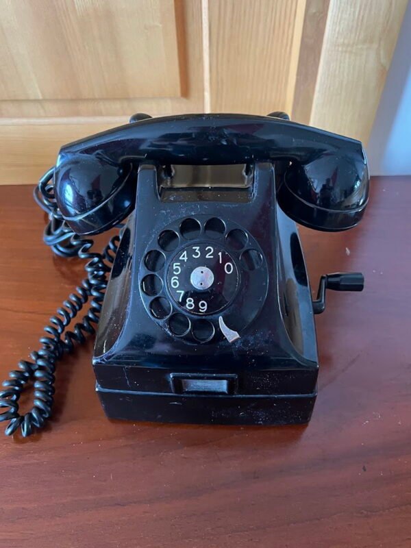 Telefonas Ericsson DBH 1001 antikvarinis, bakelitiniu korpusu. 1933-1962 m. Kaina 118