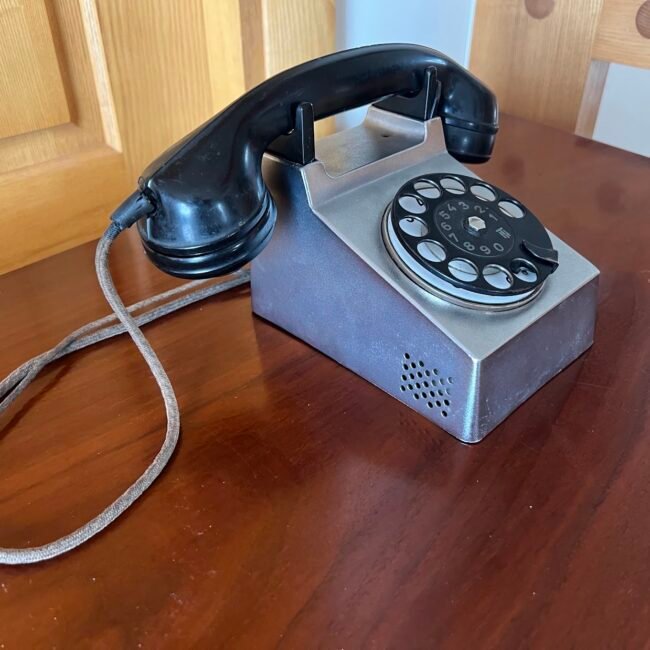 Telefonas-bauhaus-stiliaus-antikvarinis201.jpg