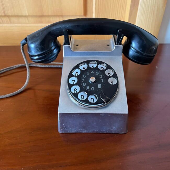 Telefonas-bauhaus-stiliaus-antikvarinis202.jpg