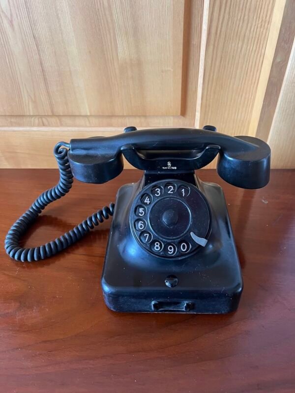 Telefonas Siemens, bakelitinis, antikvarinis, vokiškas. 1948-1962 m. Kaina 88
